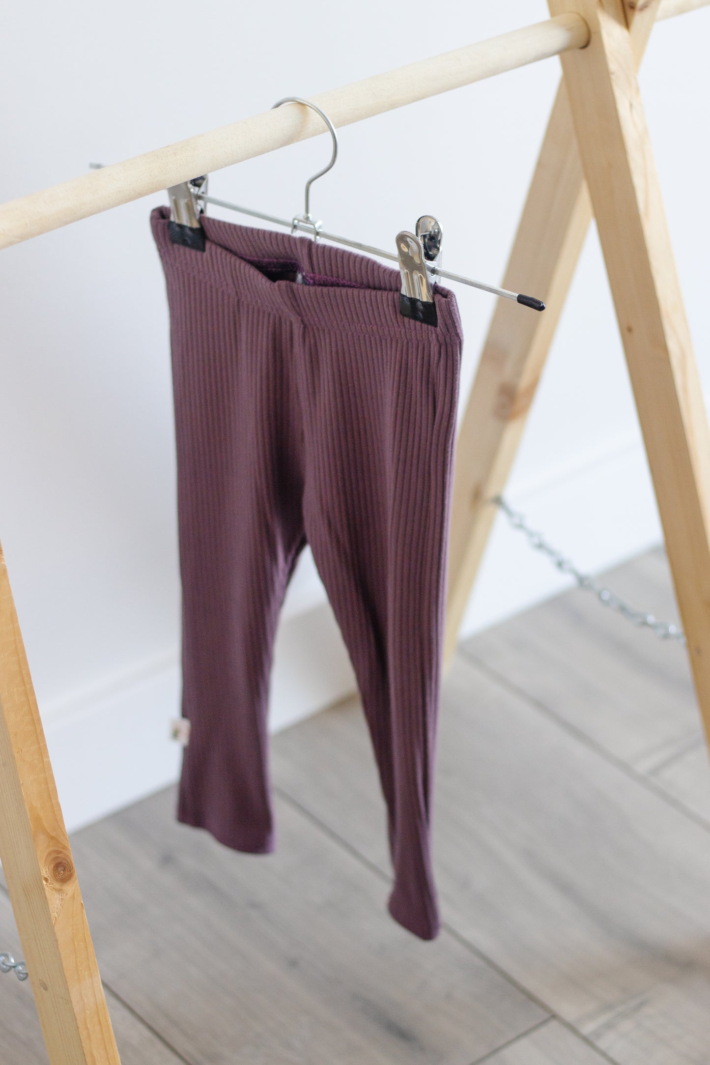 Ribbed Leggings in Violet Bamboo